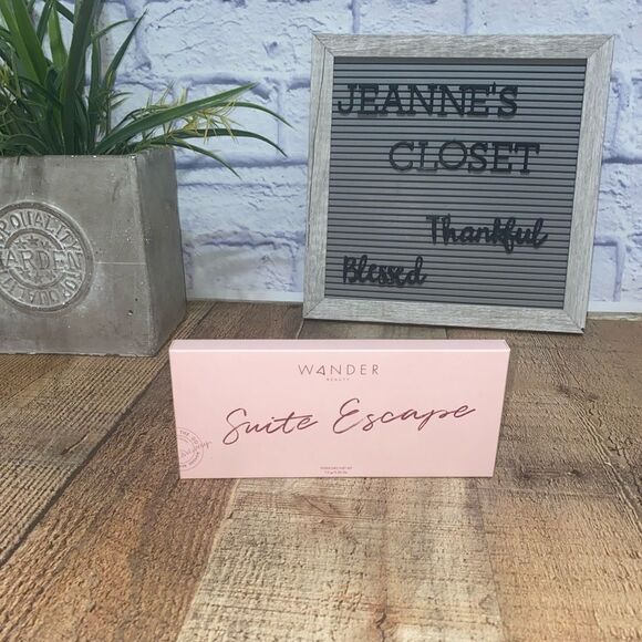 WANDER BEAUTY Suite Escape Palette. 
New unopened sealed palette - Picture 3 of 7